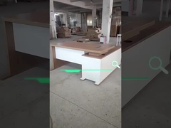 Personalisierte Büromöbel mit Schrank