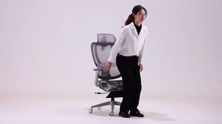 Ein vollständig vernetzter Stuhl, der speziell für stundenlange Büroarbeit entwickelt wurde!