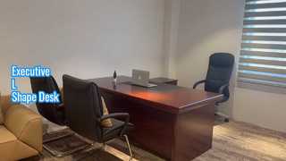 Aussehen: Der klassischste Boss-Büroschreibtisch in L-Form