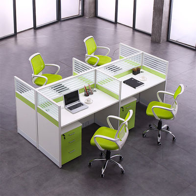 30mm Stärke Grüne Callcenter-Büro-Kabinen-Arbeitsplatz-Schreibtisch mit kundenspezifischer Größe und modernem Stil