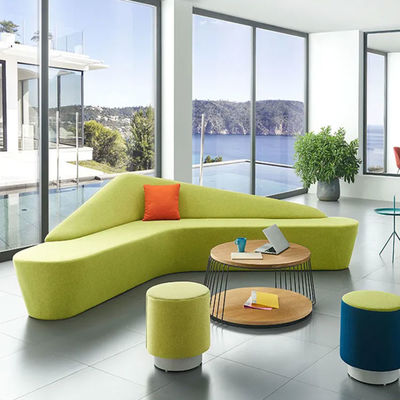 V-förmiges Büro-Lounge-Sofa, 800 mm, bequemer Stoff für Bürozimmer