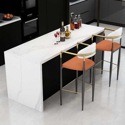 62,9-Zoll-Bartisch-Hocker-Set aus weißem Marmor, Holzmaserung, Dicke 25 mm, mit Stühlen