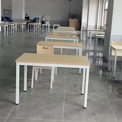 25mm dicke Melaminplatte Büroschreibtisch mit weißen Metallbeinen und den Maßen 1200B*600T*750HMM