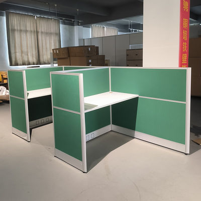 Maßgeschneiderte Aluminiumrahmen-MDF-Büroarbeitsplatzmöbel für 4 Personen
